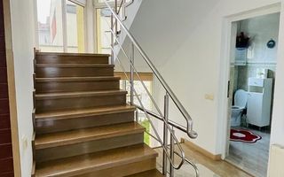 Casa deosebita cu 7 camere si piscina exterioara in cartierul Zorilor - Poză 12