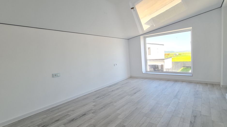 Casa individuala 4 camere 3 bai garaj Cartier Izvor Tarlungeni Brasov - Poză 7