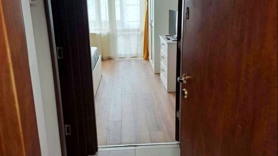 Inchiriez garsoniera vis a vis de Athenee Palace nou renovata - Poză 6