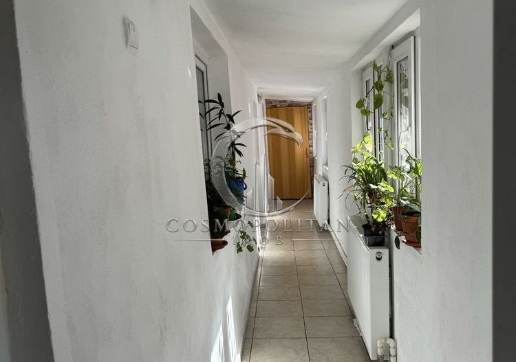 Casa cu 5 camere in zona D. Filipescu Posta teren 400mp Pret: 110.000 neg. - Poză 4