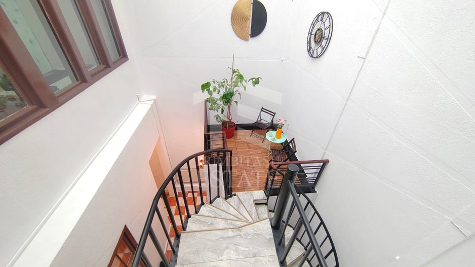 Casă cu șarm istoric lângă Cișmigiu – 6 camere, atrium natural, cramă - Poză 8