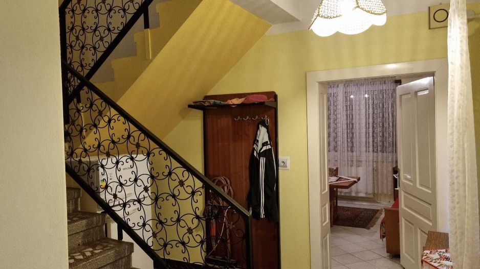 Casa centrala cu etaj - Poză 8