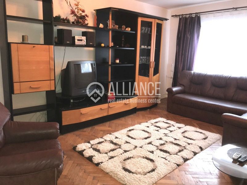 GARA-ABATOR- Apartament de 3 camere foarte spatios si luminos! - Poză 1