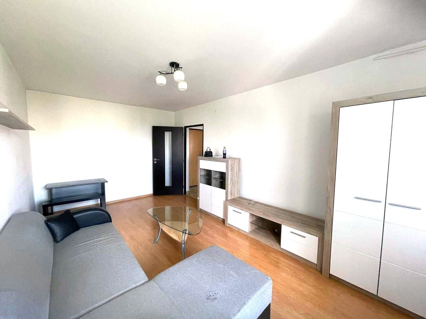 🏠 Închiriez Apartament cu - Poză 1