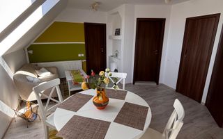 Casa vila in zona centrala - Poză 8