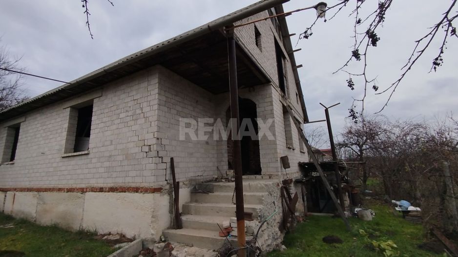 Casă cu 3 camere 106 m.p în com. Chetrosu, raionul Anenii Noi - Poză 8