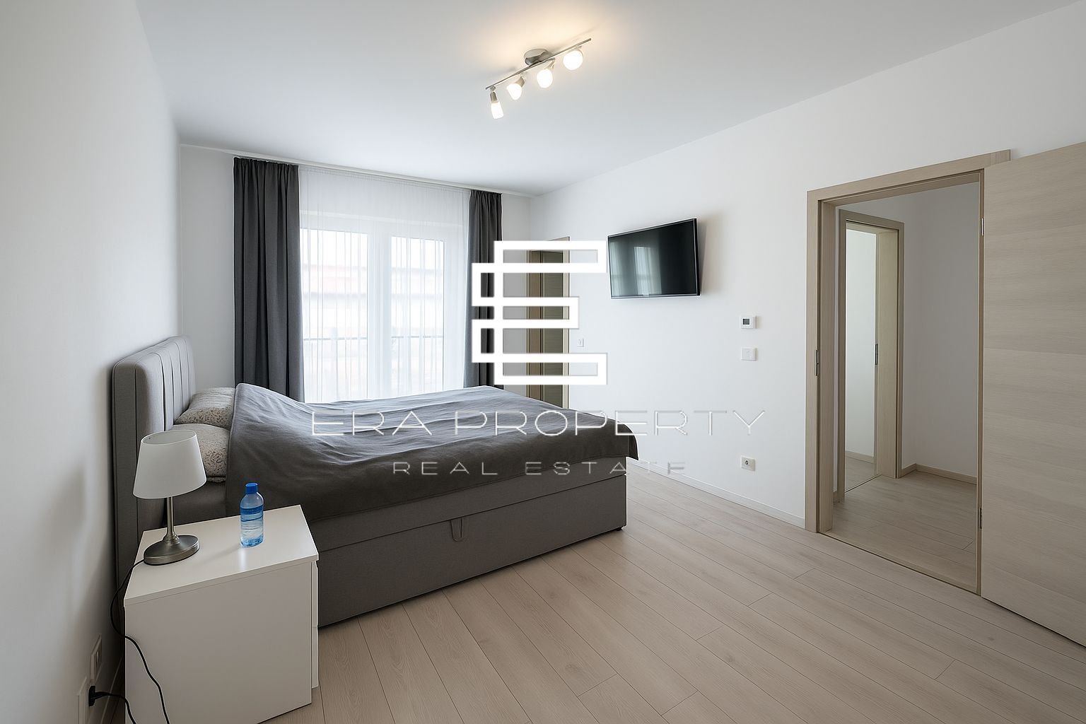 Duplex modern Șelimbăr cu panouri fotovoltaice – costuri minime la energie - Poză 6