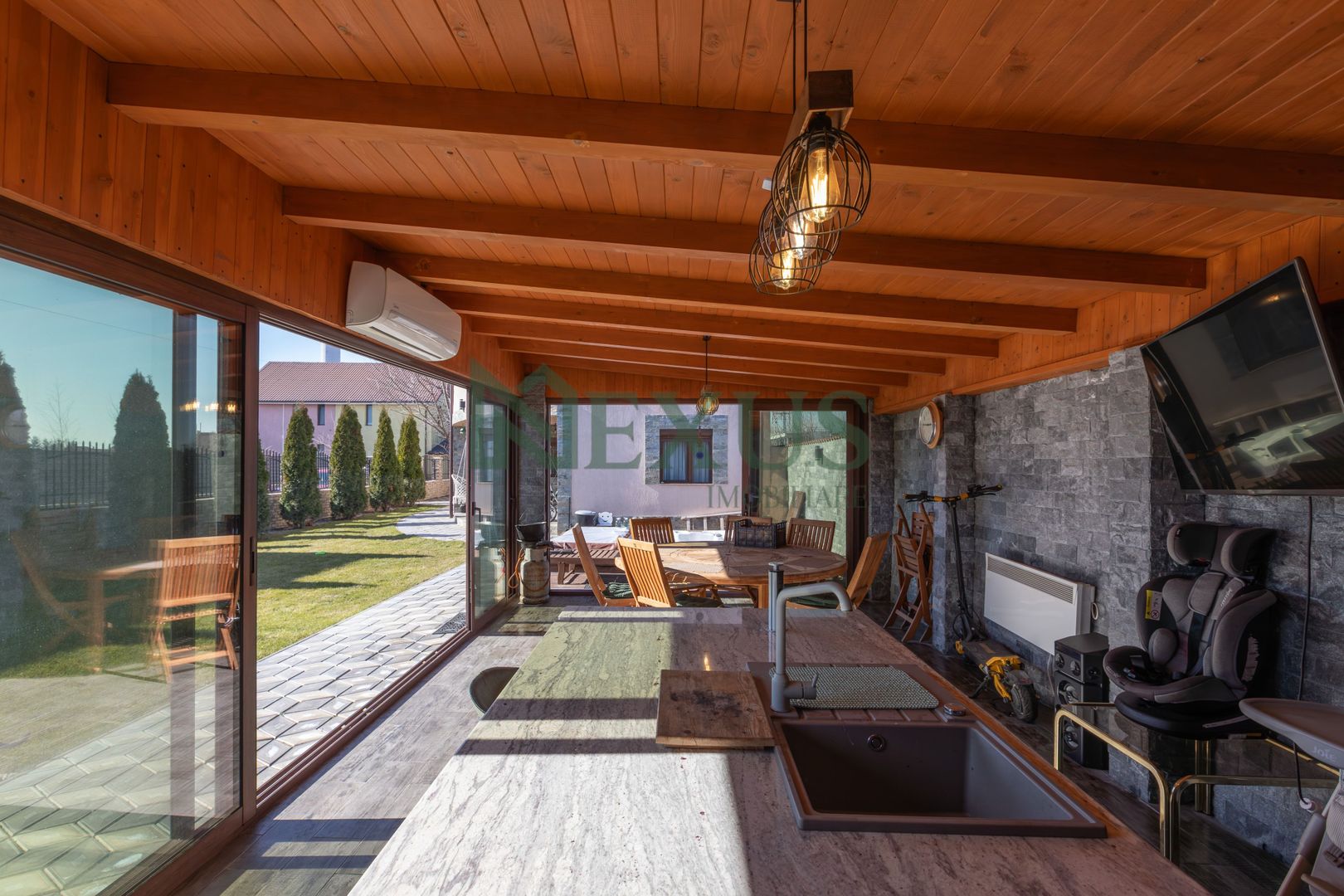 Casă/Vilă modernă de vânzare la intrare în Bogdan Vodă, județul Bacău. - Poză 19