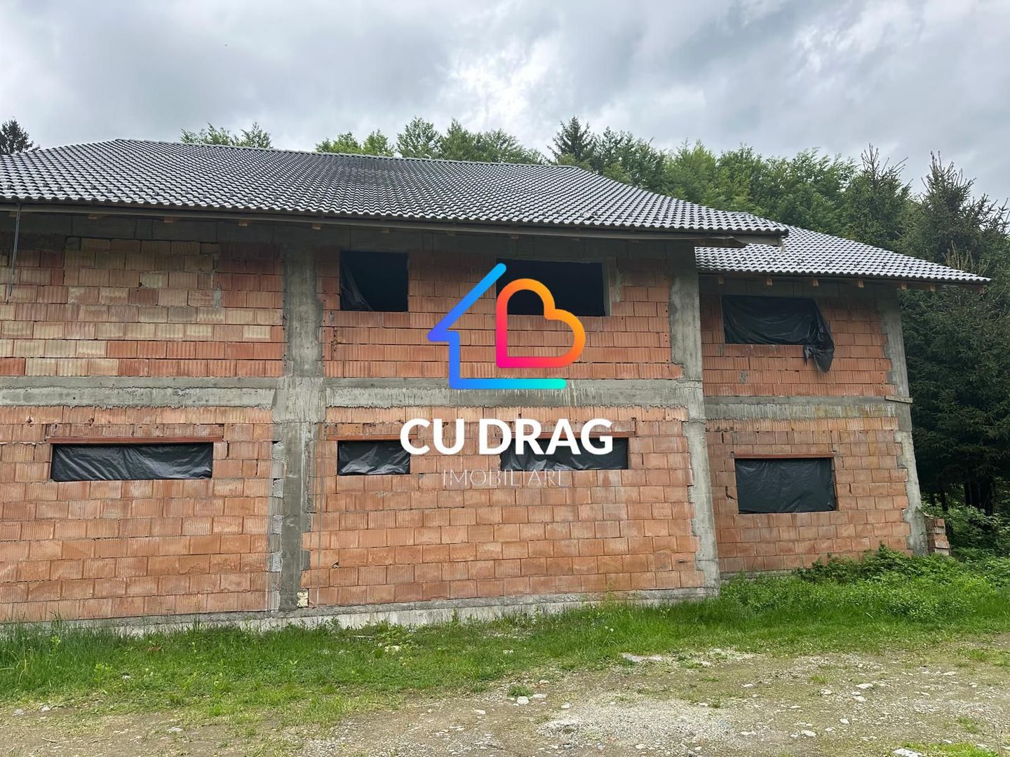 Investiție cu suflet: Pensiune de vânzare pe Valea Avrigului - Poză 2