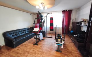 Vânzare casă cu piscină și teren 1.070 mp - Poză 6