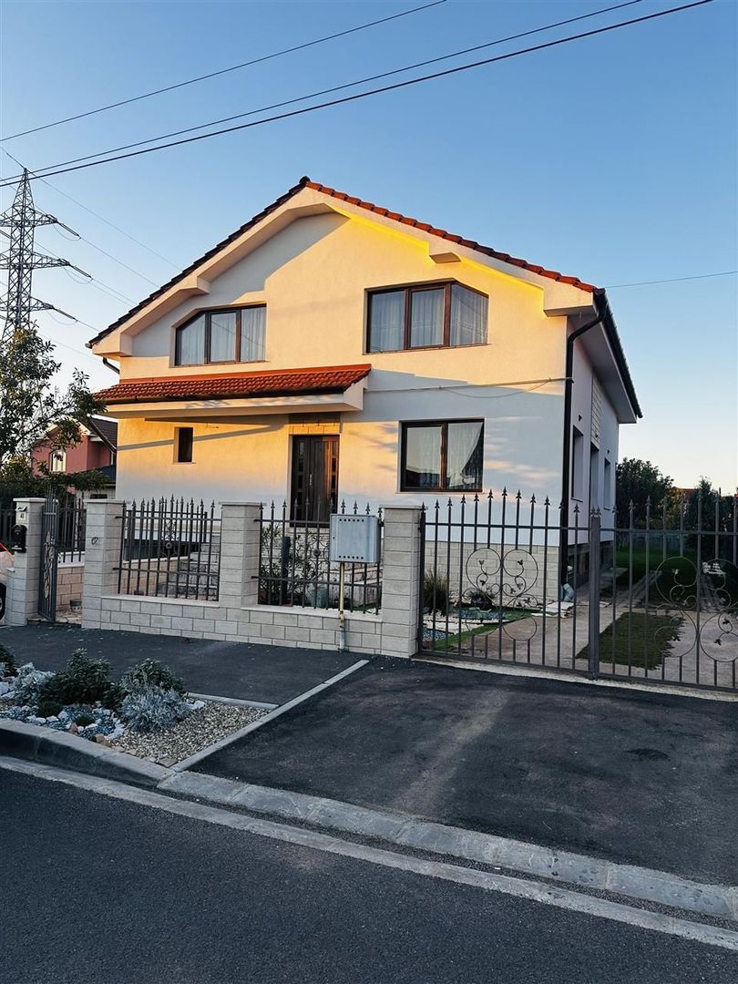 Casa 5 dormitoare 3 bai Oradea - Poză 1