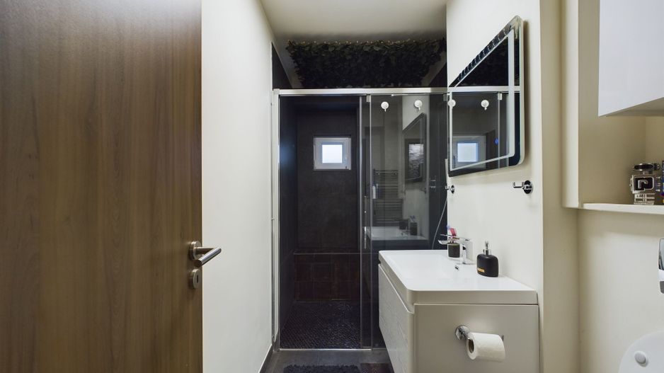 Apartament cu 5 camere in zona UMT 105mp - Poză 9