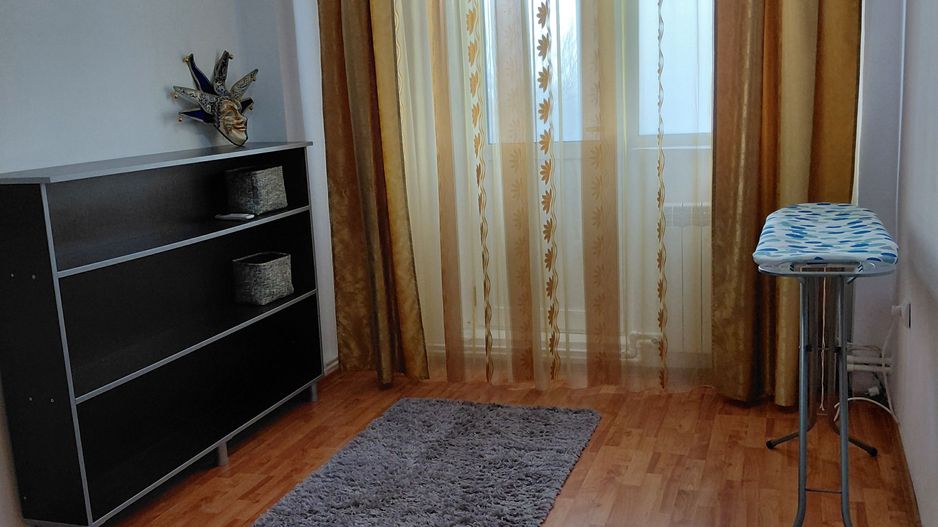 Apartament 4 camere de închiriat – Micro 20,et 1,mobilat si utilat - Poză 13