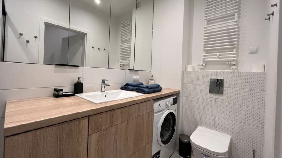 Ap 2 camere,dec,etaj 1 din 6,foarte aproape de metrou - Poză 3