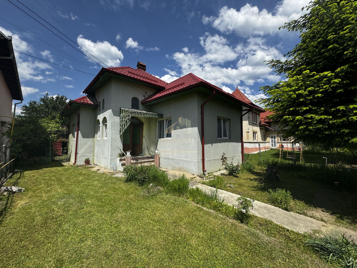 CASA CAMPULUNG, 128 MP, TEREN 639 MP - Poză 1