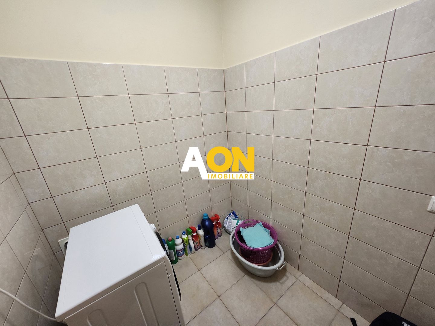 De vanzare casa 6 camere 8142 mp teren in Oarda de Sus - Poză 25