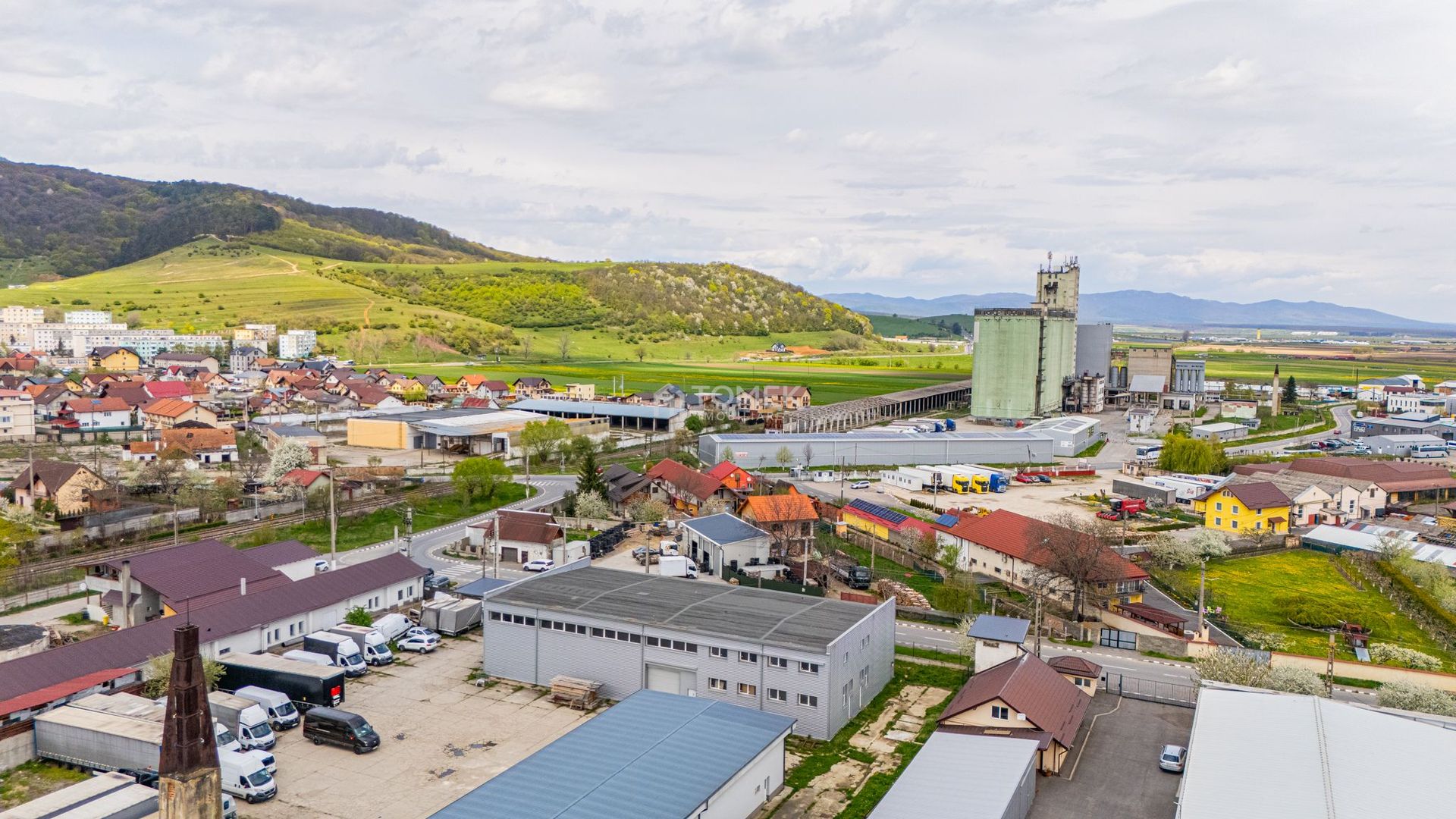 Hala industriala Codlea ,se poate impartii in doua - Poză 29
