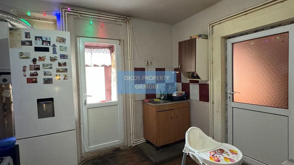 Casă cu teren și anexe – str. Mihai Eminescu - Poză 4