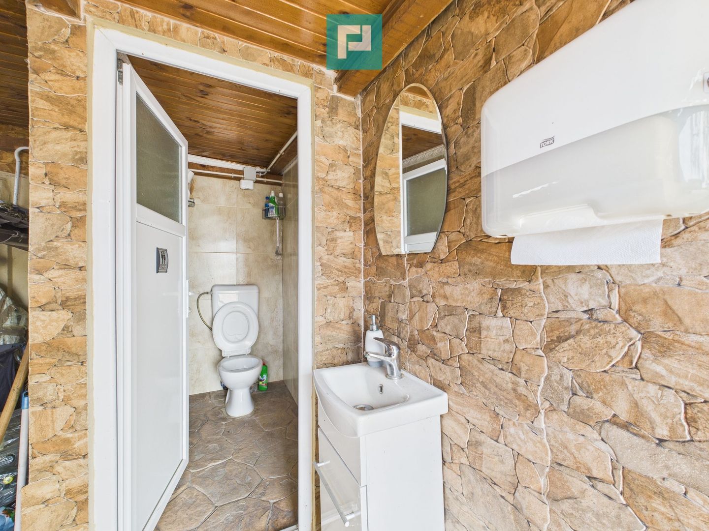 Casă exclusivistă cu 4 camere, în Secusigiu, Arad - Poză 29