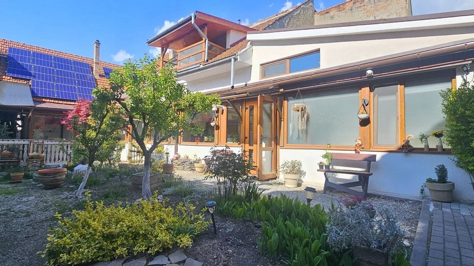 Vila 7 Camere - Str. Morii -Renovata 2024 - Teren 493 mp - Poză 1