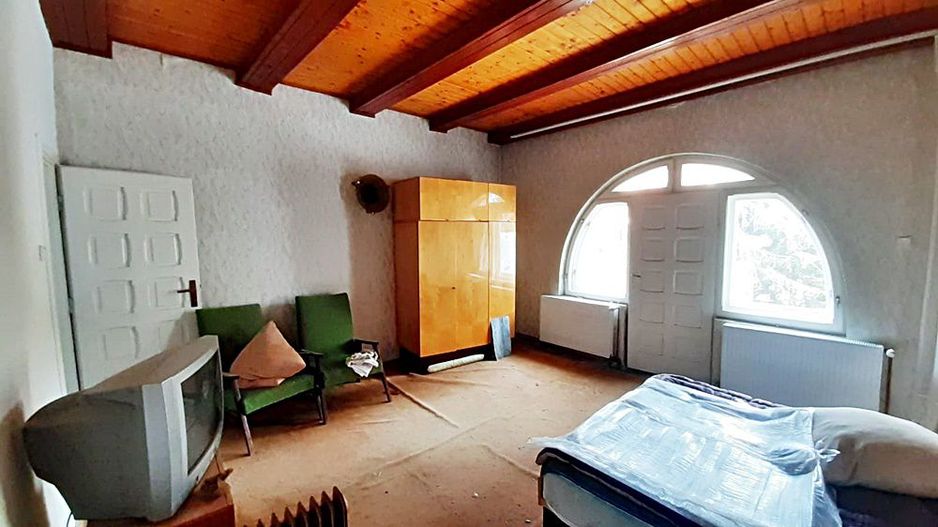 Predeal, casa de vacanta cu 5 camere si 630mp teren, 150000 euro - Poză 7