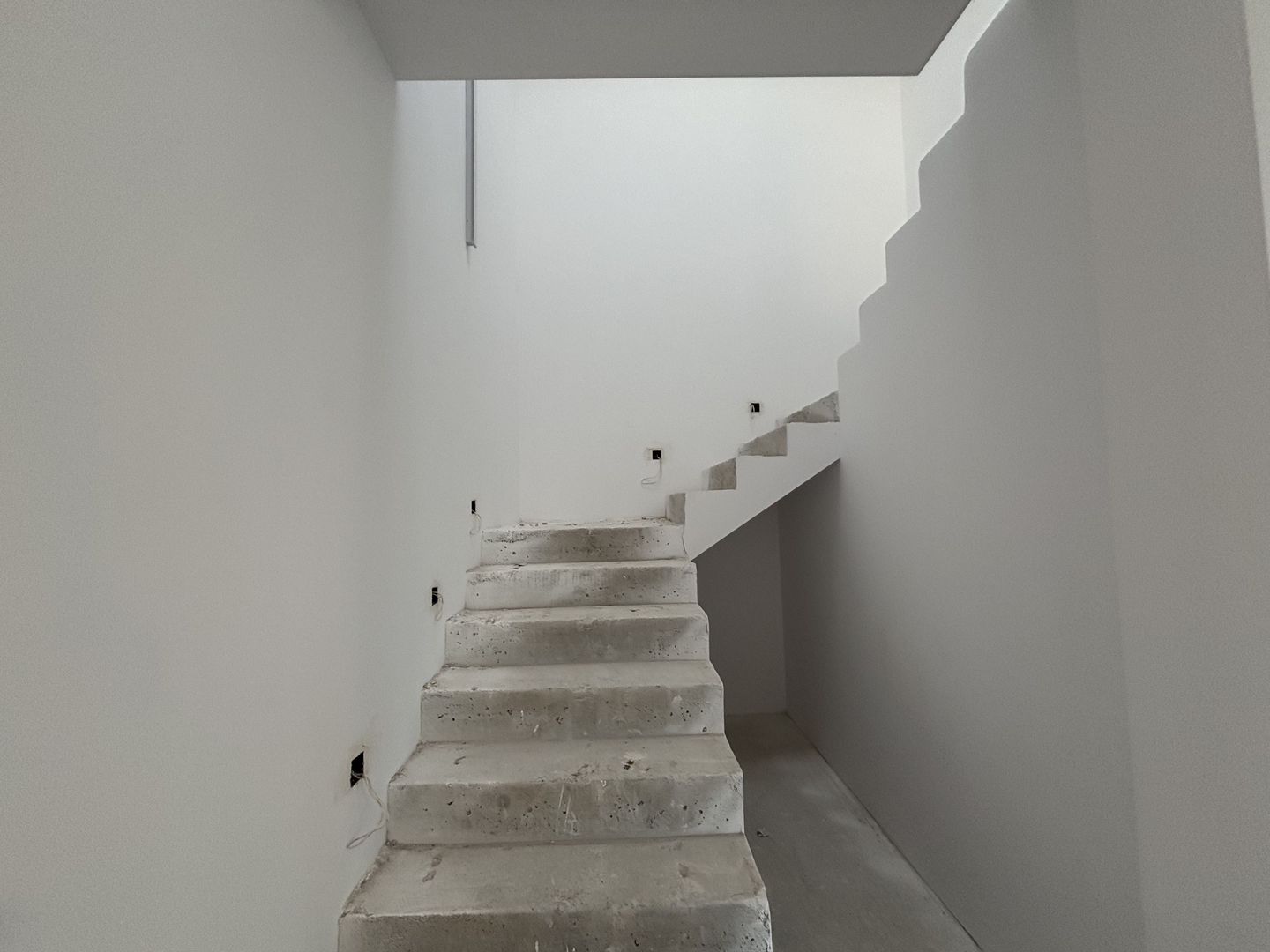 Duplex cu finisaje de calitate si proiect deosebit - Poză 15