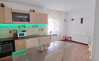 Floresti - Stoenesti, Jud. Giurgiu, vila + garaj + beci, teren 1400 mp - Poză 8