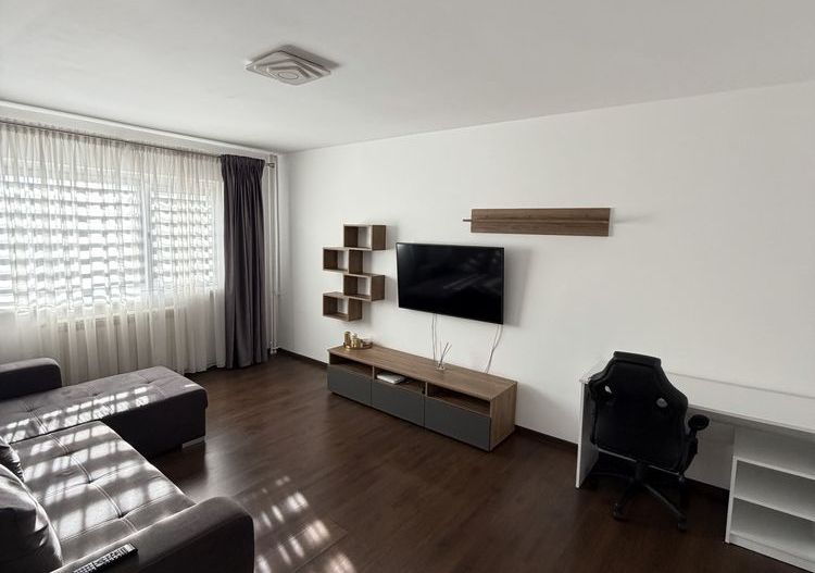 Apartament 2 camere Decomandat cartier 1 Mai - Poză 1