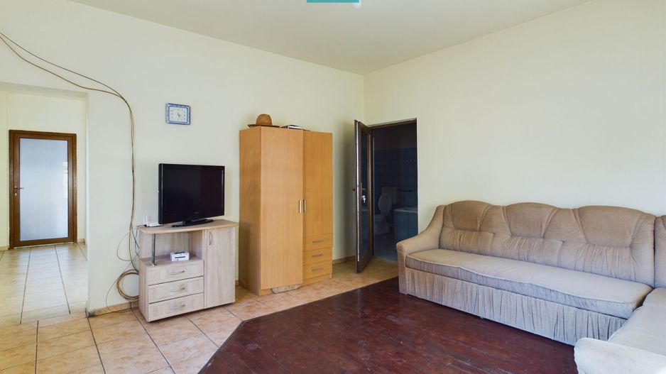 Casă cu 5 camere în Vladimirescu - Poză 7