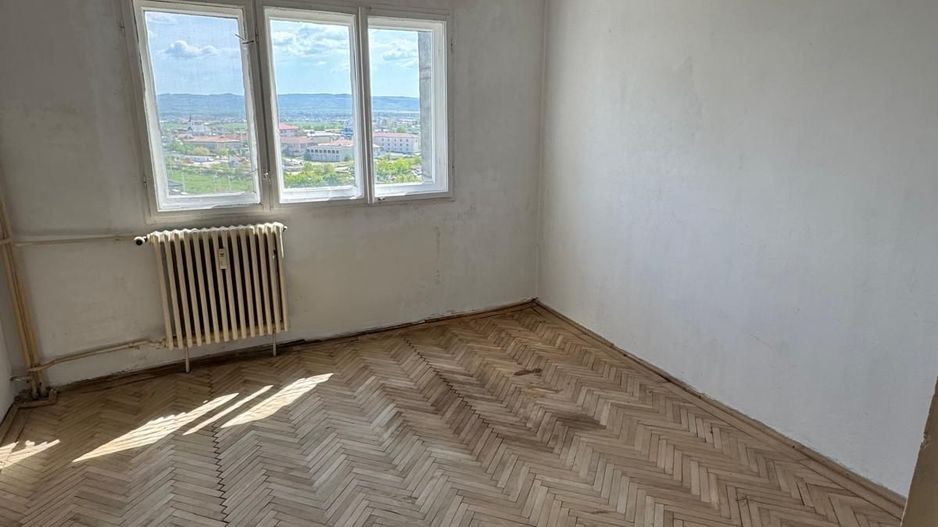 vand apartament 3 camere, zona Splai Mihai Viteazul , etaj superior - Poză 1