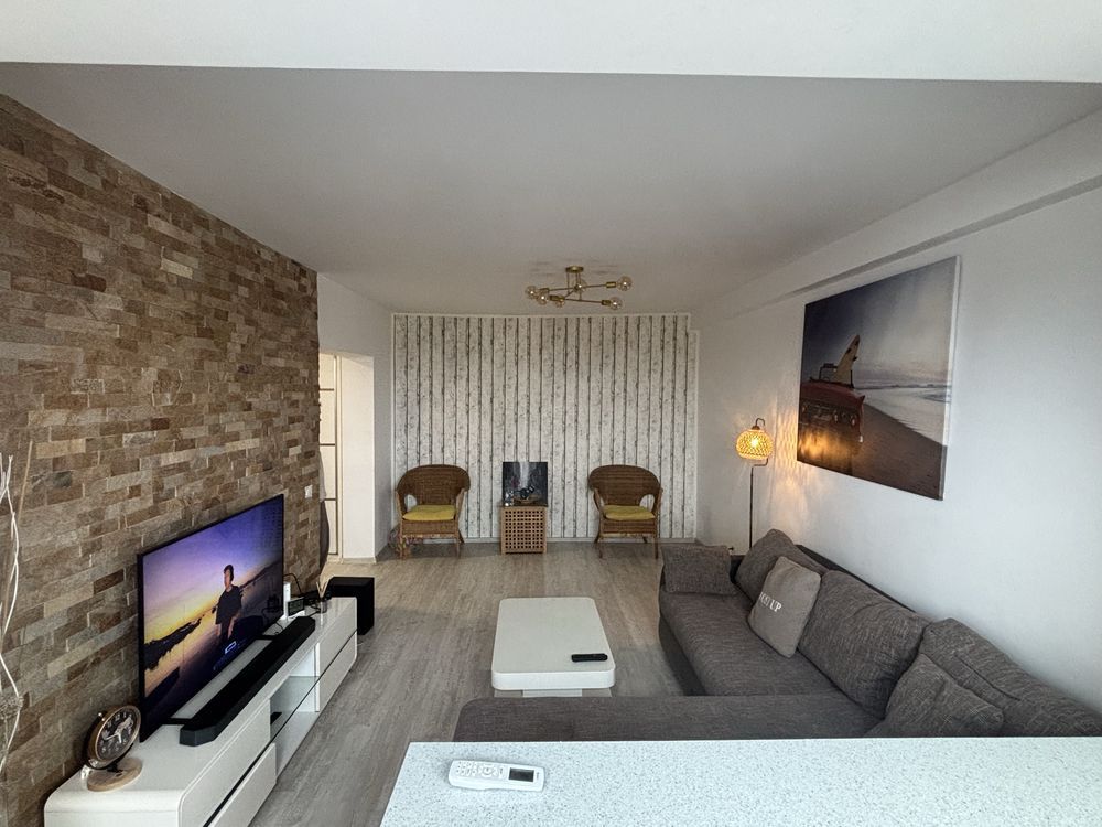 Închiriez apartament 2 camere modern, Piața Muncii, metrou 5 minute - Poză 2