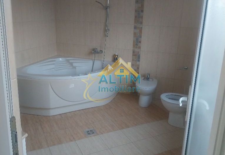 Casa de vânzare în Săcele, Brașov - Poză 2