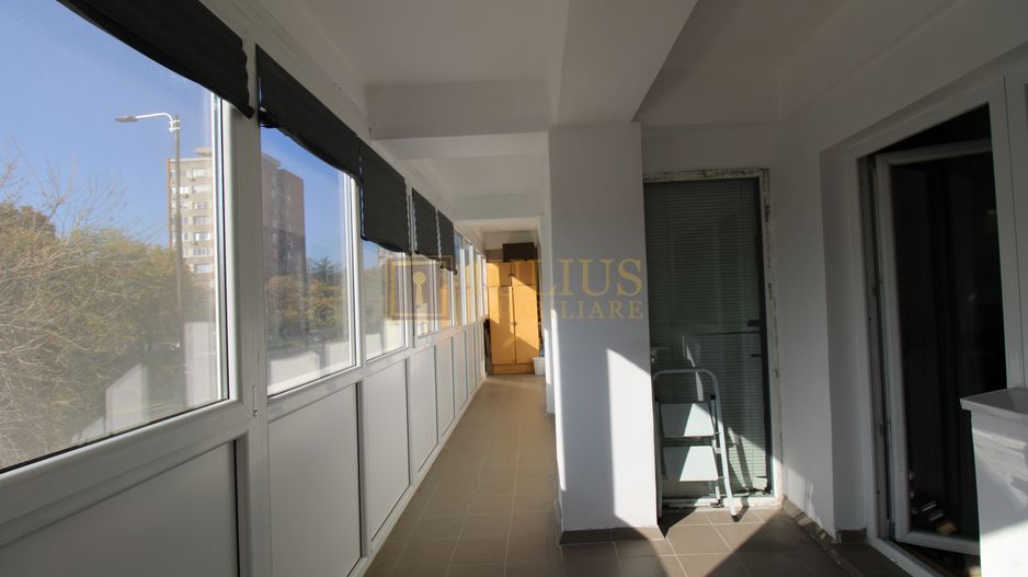 3 camere decomandate, balcon generos de 17 mp, bloc modernizat-Gh Lazăr - Poză 27