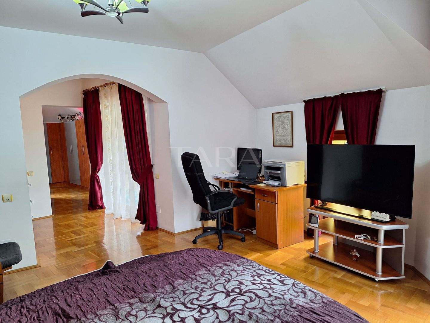 Vilă Elegantă în Cartierul Europa – Liniște și Confort - Poză 12