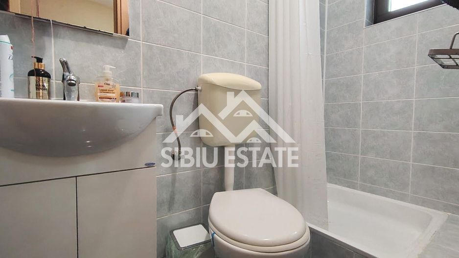 Casa de inchiriat Sibiu, 4 camere 2 bai - Poză 9