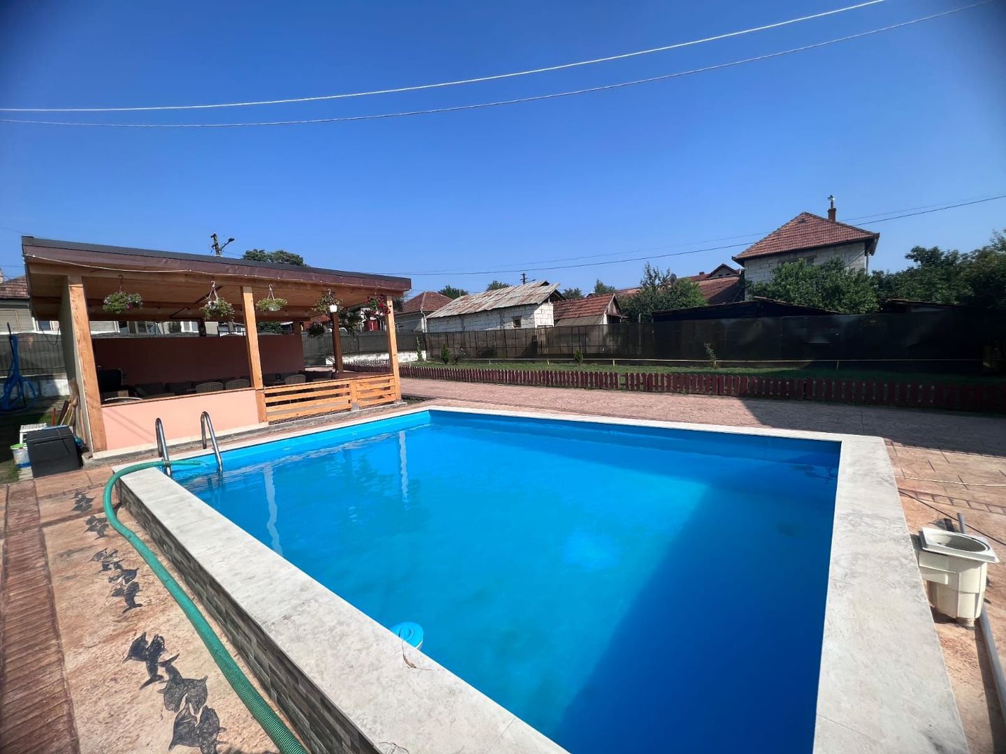 Casă spațioasă cu piscină, de vânzare în Simeria - Poză 7