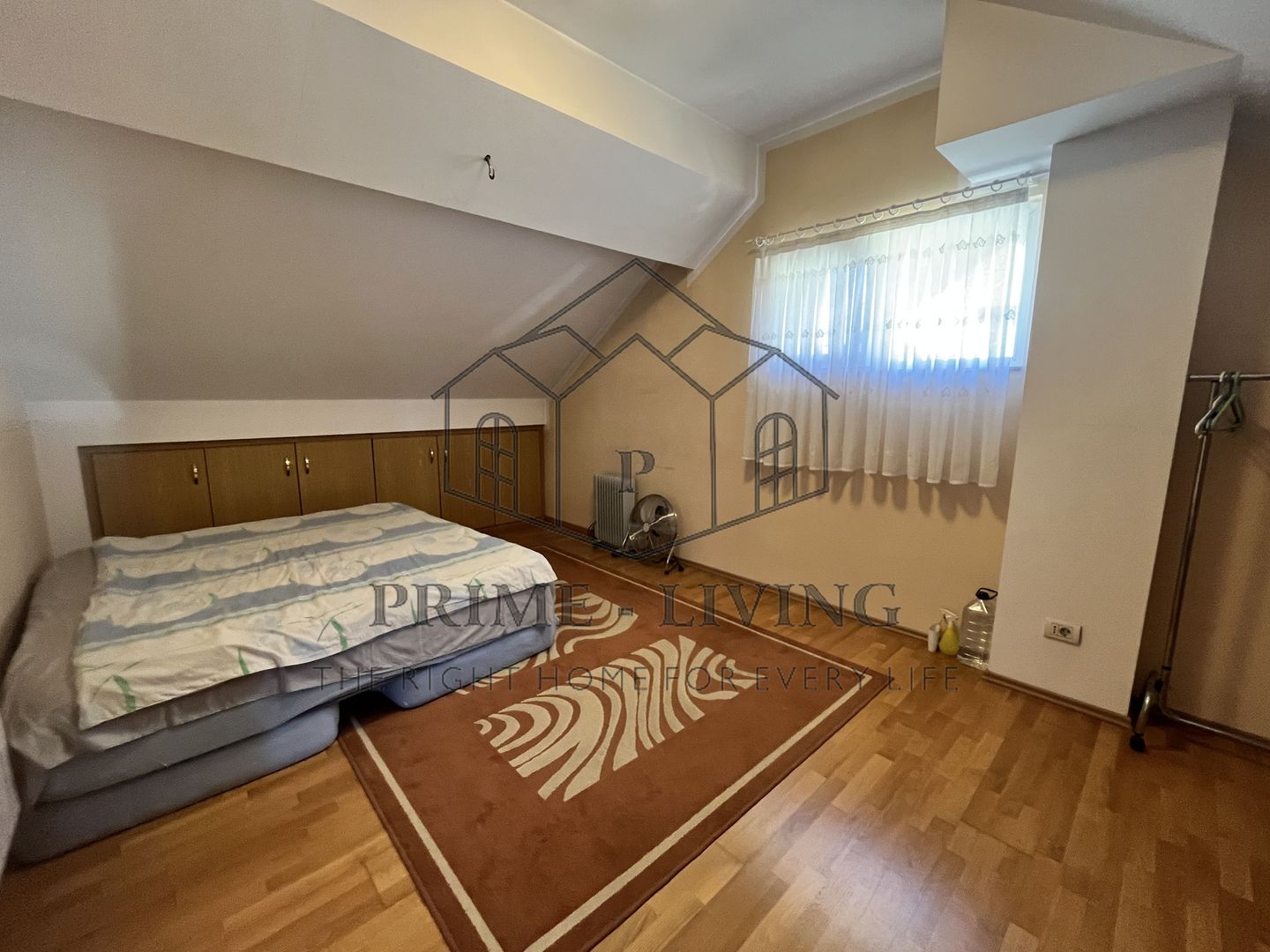 VILA CU 7 CAMERE IN COMPLEX REZIDENTIAL IN IANCU NICOLAE - Poză 22