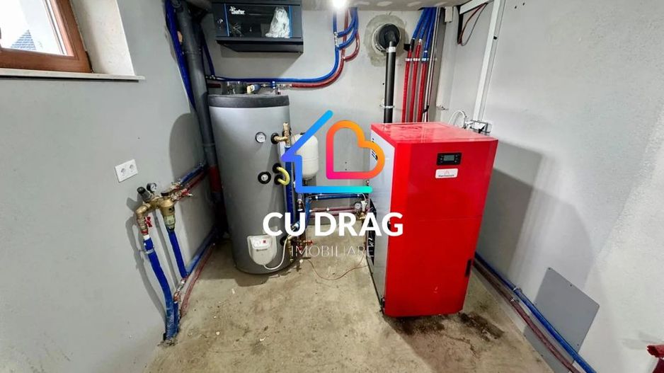 Casă cu priveliste panoramica spre Sibiu  situata in Sura Mare - Poză 6