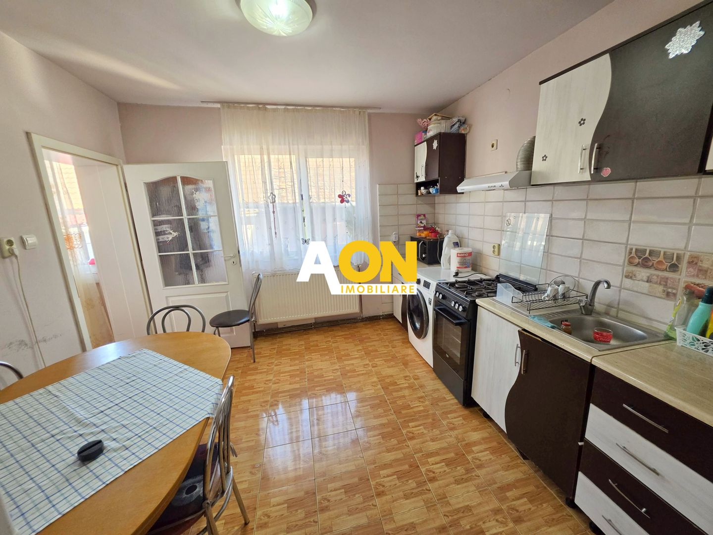 Casa cu 2 camere + anexe, toate utilitatile, 295 mp teren, zona Centru - Poză 8