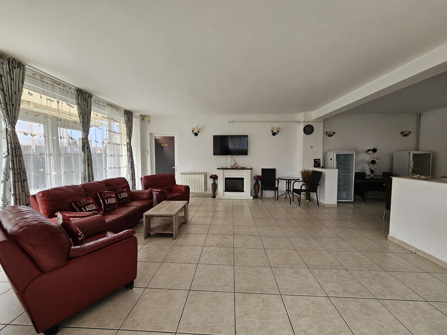 De vanzare Pensiune Eforie Nord la doi pasi de mare - Poză 1