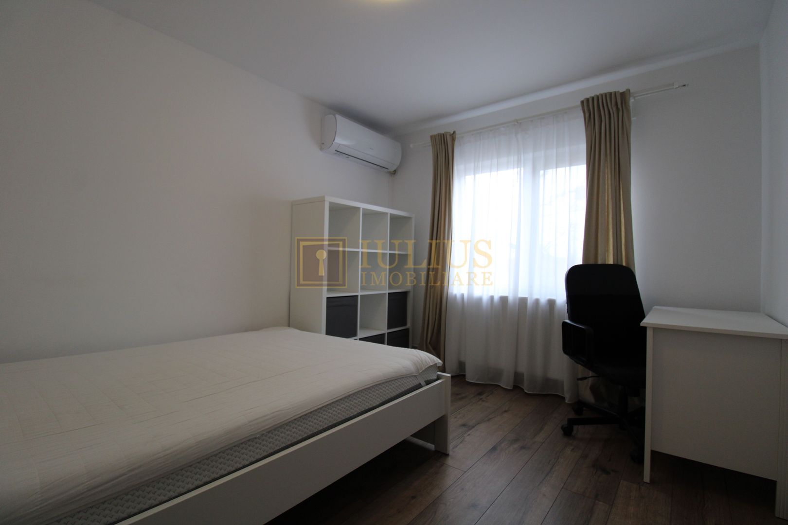 Zona Lunei, 3 camere, centrala proprie. - Poză 1