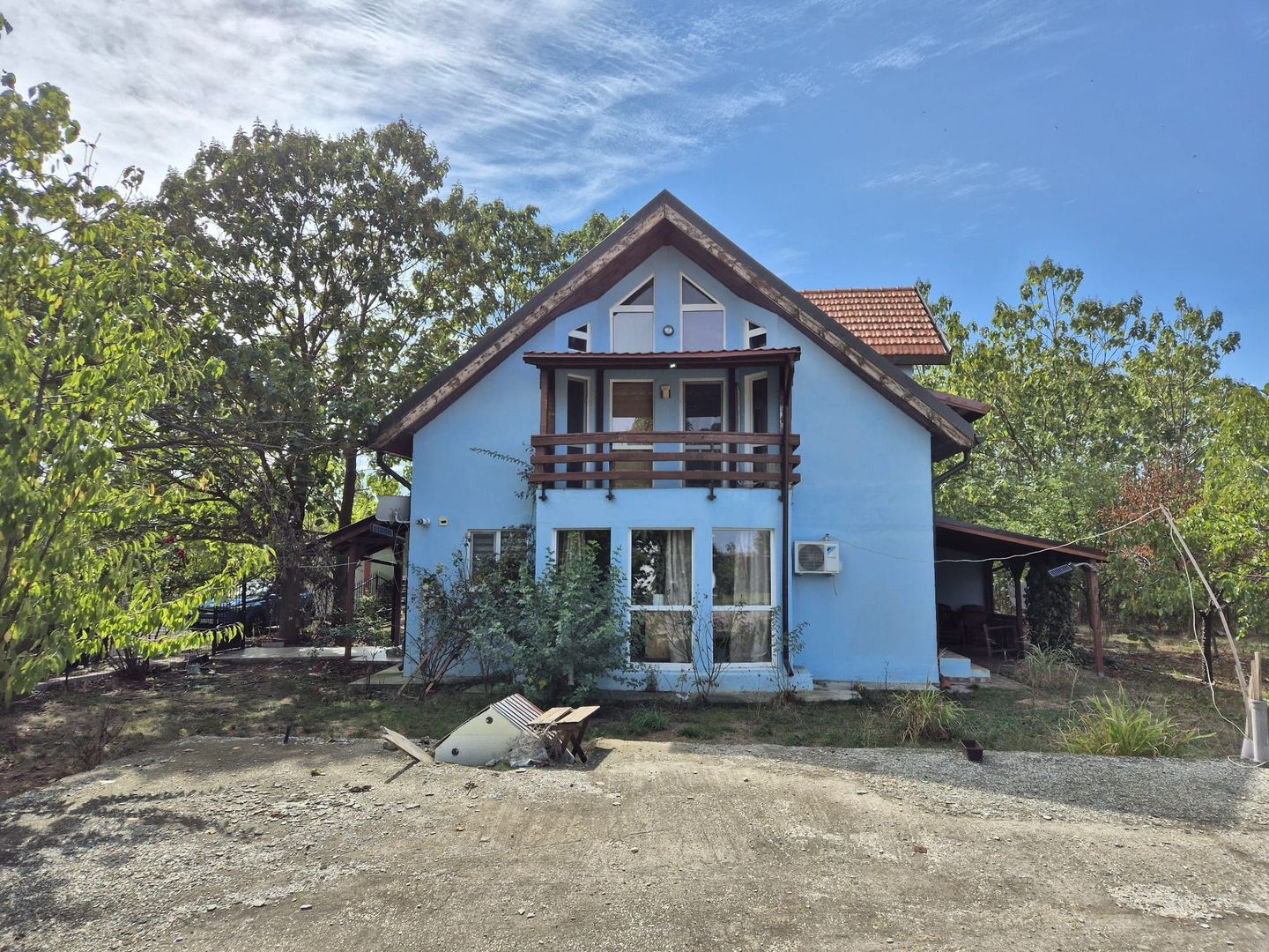 Casa P+1 din lemn - Mihailesti - Poză 1