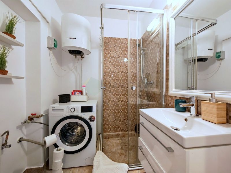 Spațioasă, luminoasă, complet renovată și mobilată, Bloc UNIC - Poză 5
