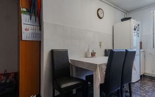 Apartament 3 camere, renovat, etaj intermediar, Manastur, zona Big! - Poză 3