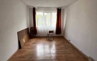Spațiu de închiriat – Policlinică, etaj 2 | 42 mp