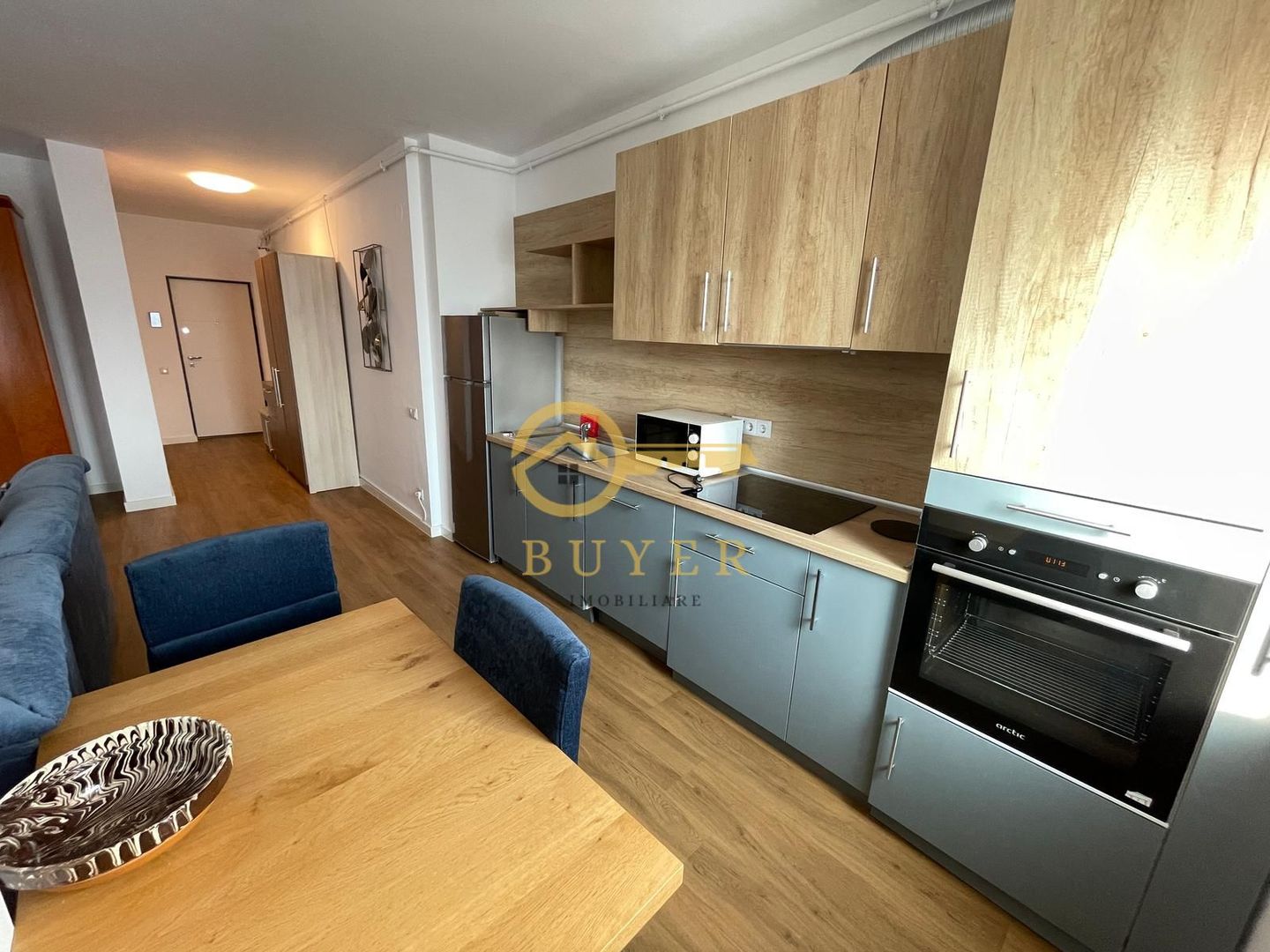 Apartament cu 2 cam si balcon complet mobilat si utilat- lift si boxa - Poză 3