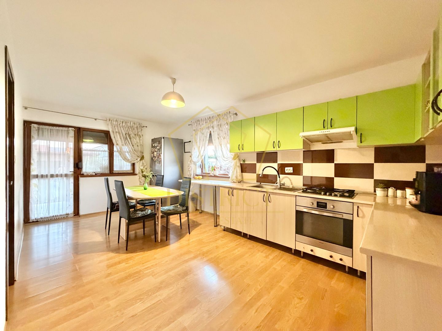Duplex cu 4 camere si 2 bai complet mobilat si utilat in Giroc langa Zone 2. - Poză 5