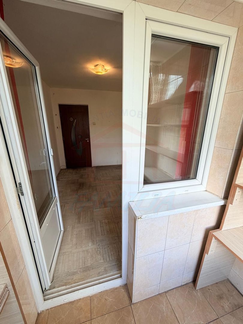 APARTAMENT CU 2 CAMERE DE VÂNZARE | MICRO 40 | ETAJ 4| PRET 41.900 EUR - Poză 7