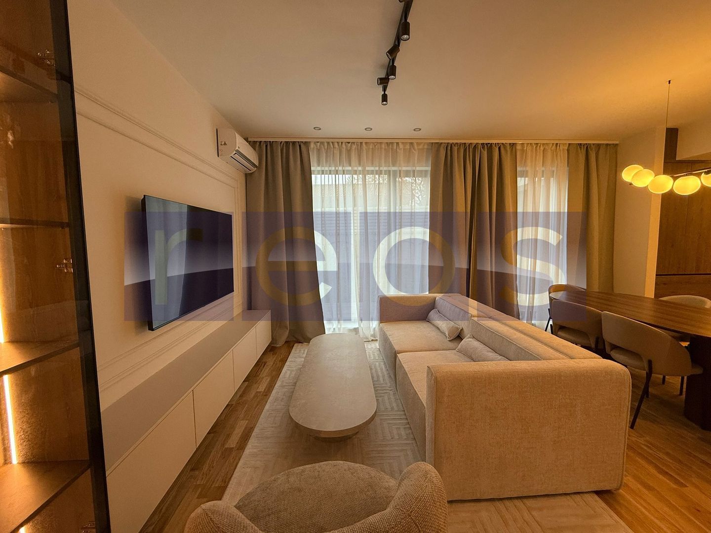 VANZARE 3 CAMERE | CURTE 88 MP | MOBILAT SI UTILAT LUX | STRAULESTI | - Poză 1