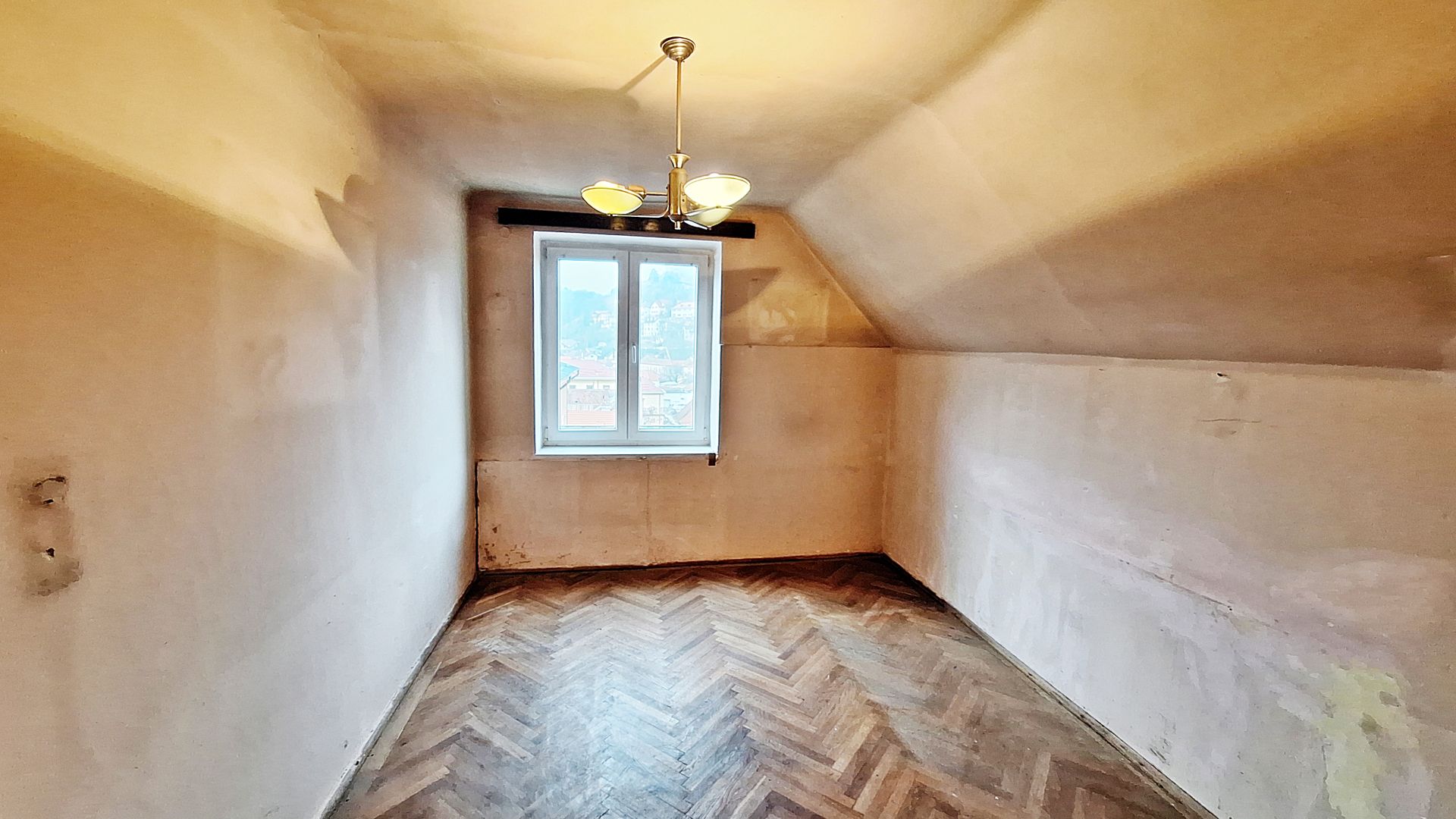 Apartament 2 camere in vila la poalele Tampei, 99000 euro - Poză 4